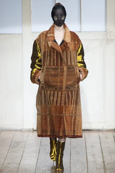 Look 19